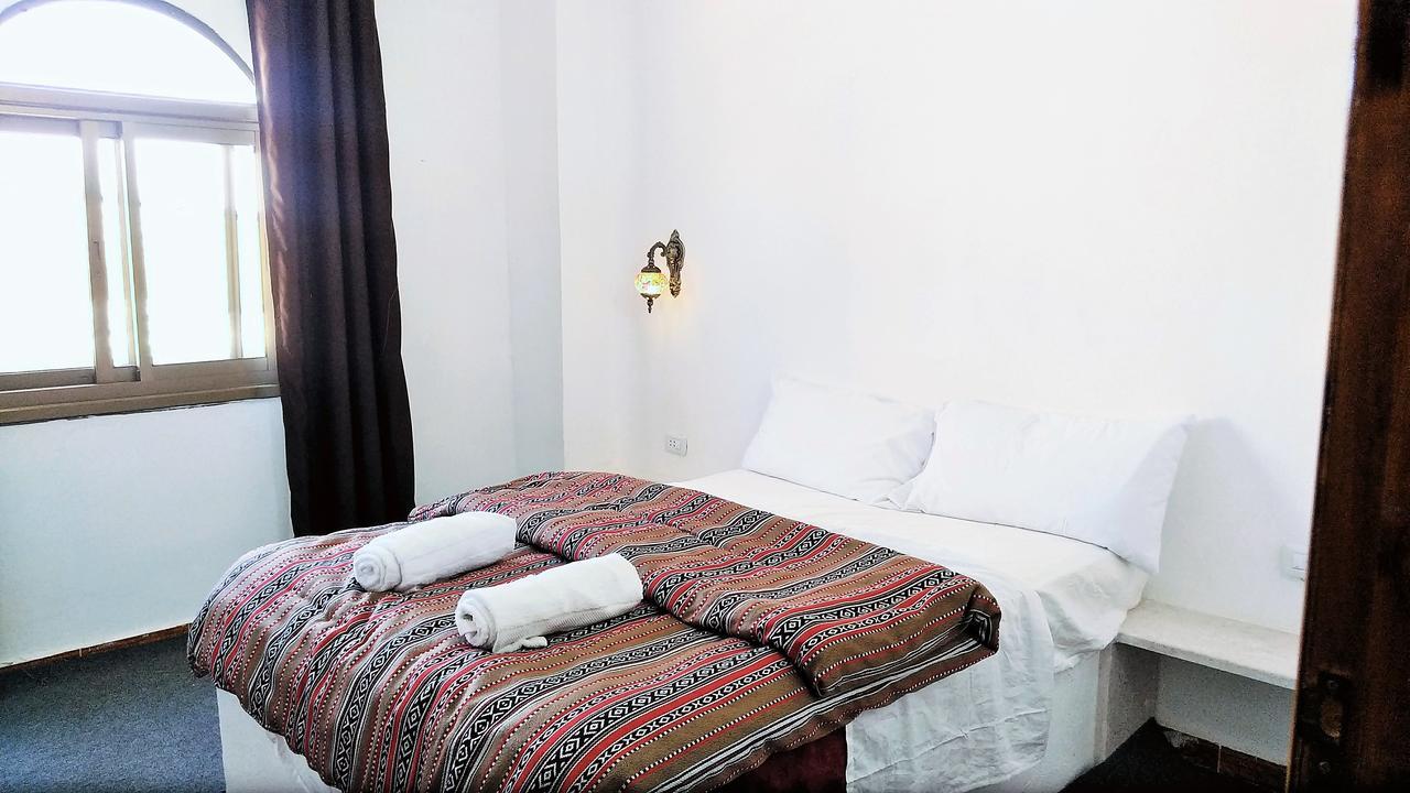 Petra Bedouin Bed And Breakfast Wadi Musa Buitenkant foto