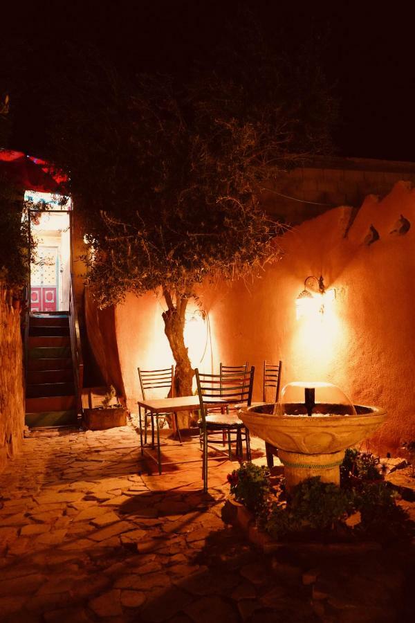 Petra Bedouin Bed And Breakfast Wadi Musa Buitenkant foto